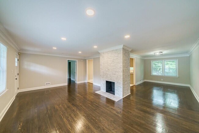 Building Photo - 254 Richardson Rd NW
