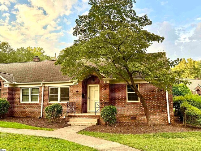 Building Photo - 600 University Ridge