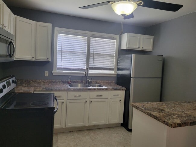 Building Photo - 2BR/1BA Gem In Washington