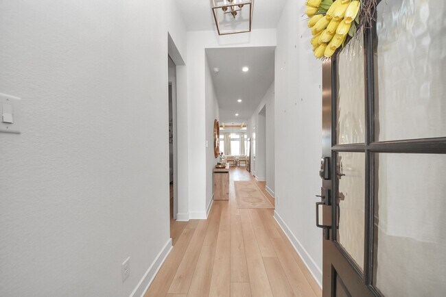 Building Photo - 2995 Tantara Dr