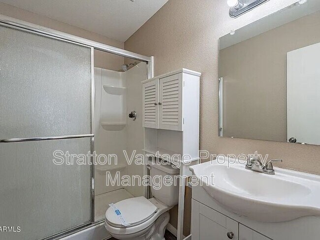 Building Photo - 6526 S McAllister Ave