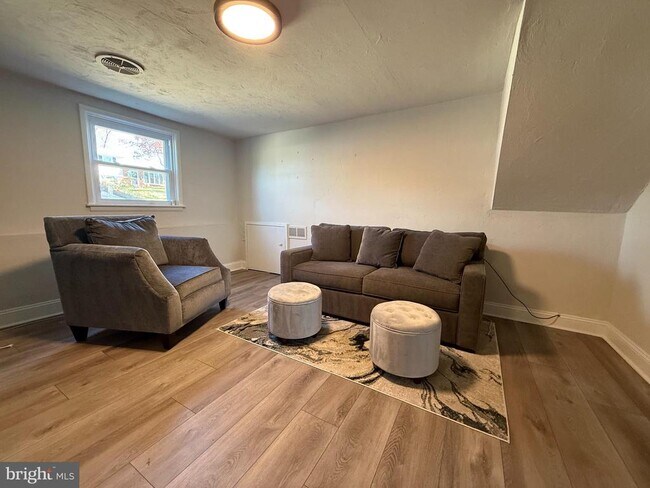 Building Photo - 331 Candlewood Rd