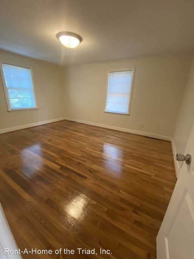 Building Photo - 3 br, 1 bath House - 2111 Maywood Street