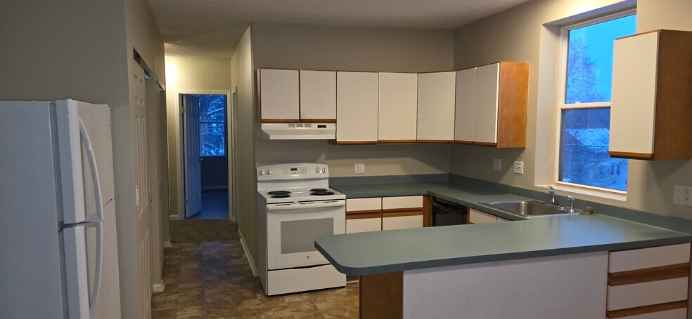 Building Photo - 484 Merchants Rd