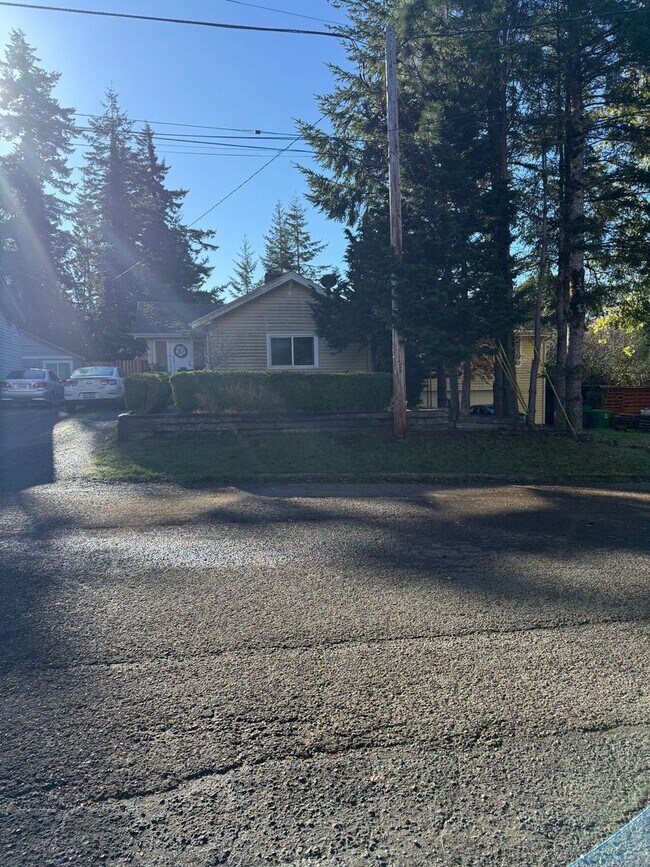 Primary Photo - 1431 Central Ave