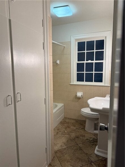 Building Photo - 1837 22nd Ave