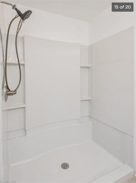 Building Photo - 32 S Oak Forest Dr