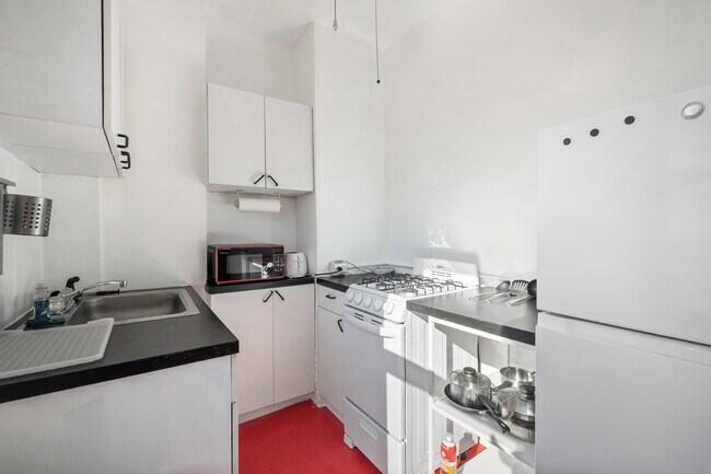 Building Photo - 1101 L St NW