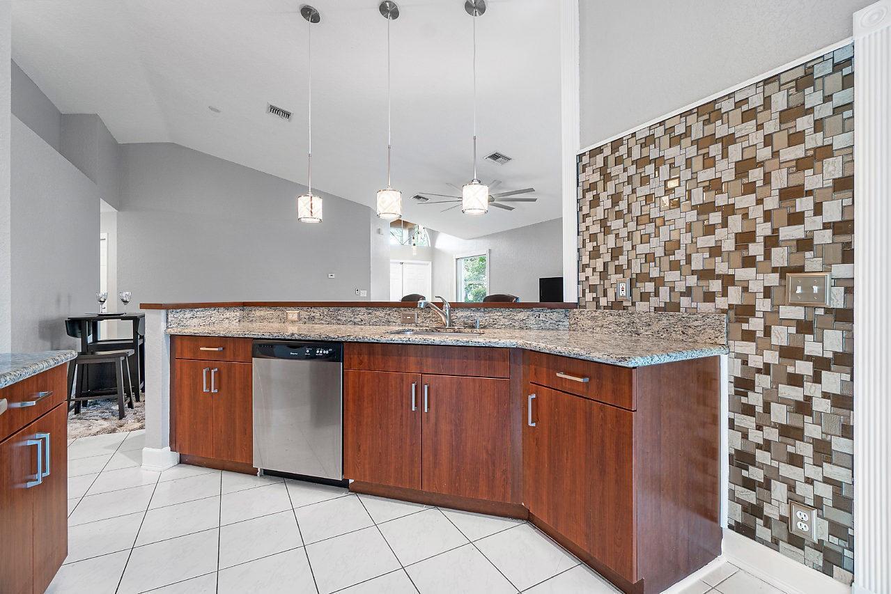 Building Photo - 4030 Laurelwood Ln