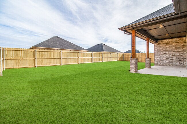 Building Photo - 2900 Clover Dr
