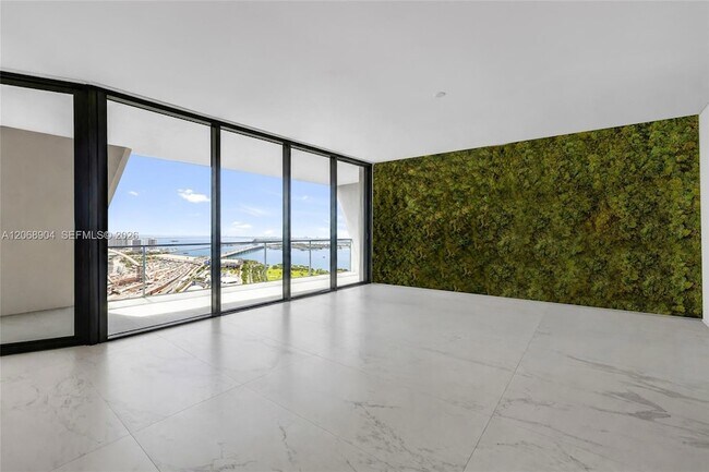 Building Photo - 1000 Biscayne Blvd