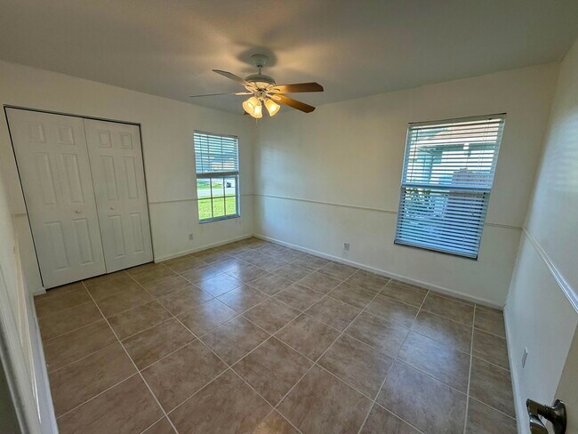 Building Photo - 1742 SW Effland Ave