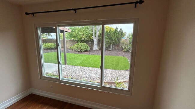 Building Photo - Charming 3-Bed, 2-Bath Home with Spacious ...