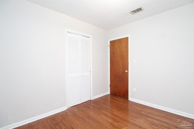 Building Photo - 7190 Pennington Dr
