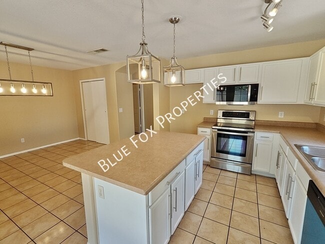 Building Photo - 3754 E White River Dr
