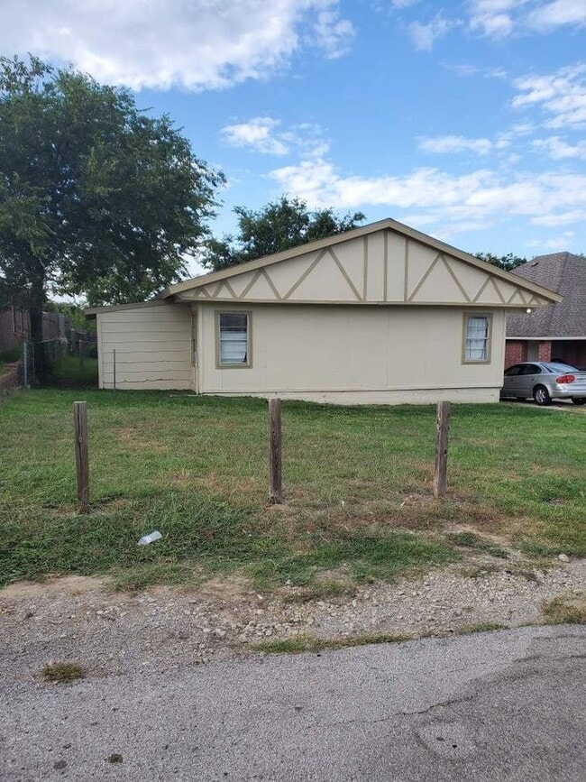 Primary Photo - 8133 Tanner Ave