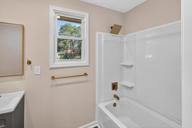 Building Photo - 1978 Piedmont St