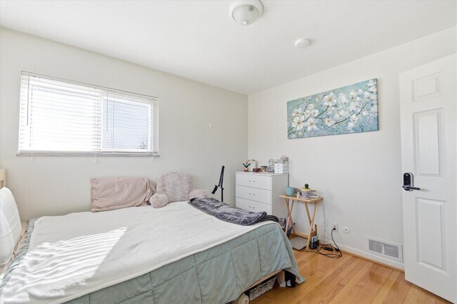 Building Photo - 2220 E Stadium Blvd