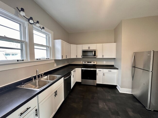 Building Photo - Updated 2-Bedroom Home with Modern Upgrade...