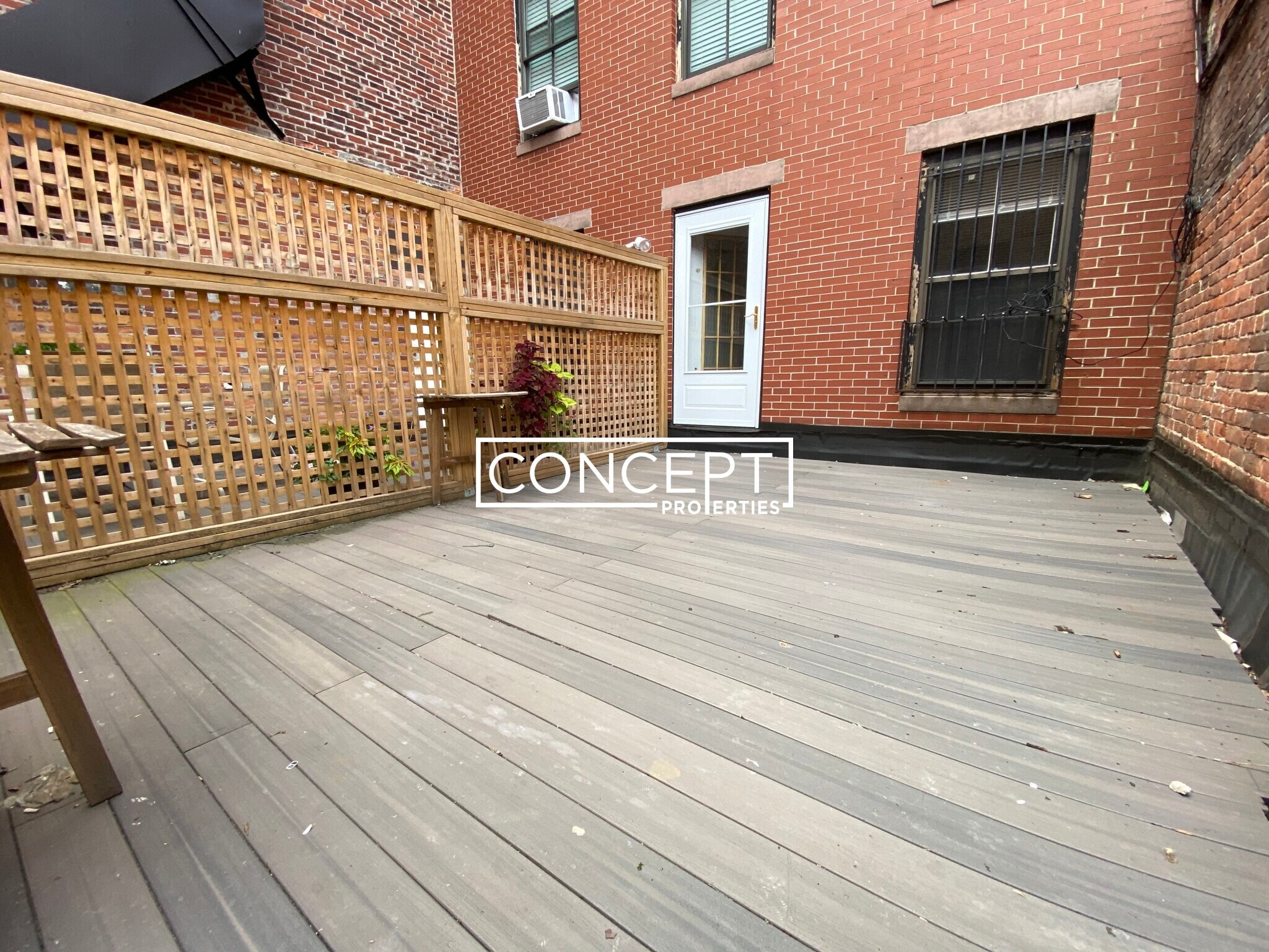 Building Photo - 1750 Washington St