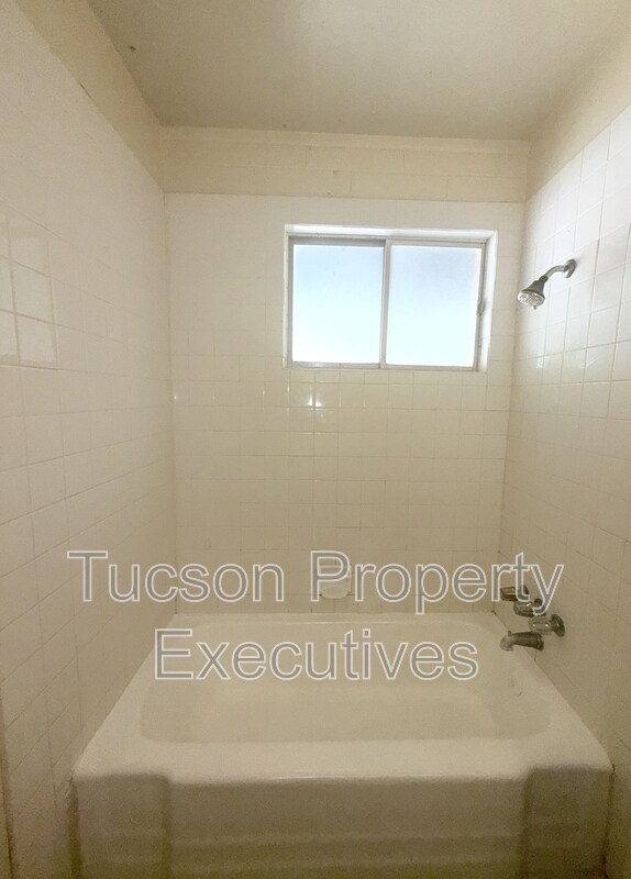 Building Photo - 8922 S Nogales Hwy