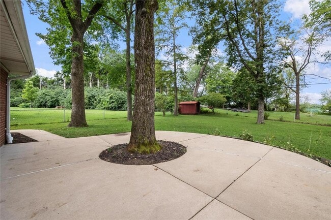 Building Photo - 9731 Twincrest Dr