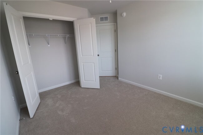 Building Photo - 419 Burden Dr
