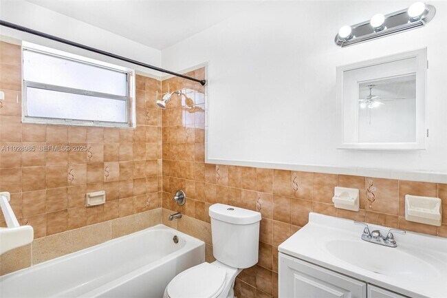 Building Photo - 1722 NW 5th St