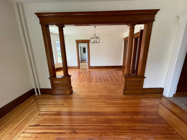 Building Photo - 24 Winthrop Ter