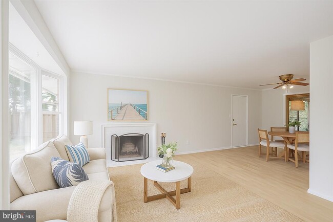Building Photo - 5004 Eastchester Cir