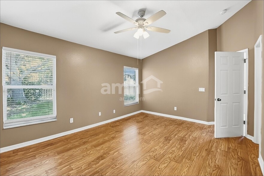 Building Photo - 11505 Crestlake Village Dr
