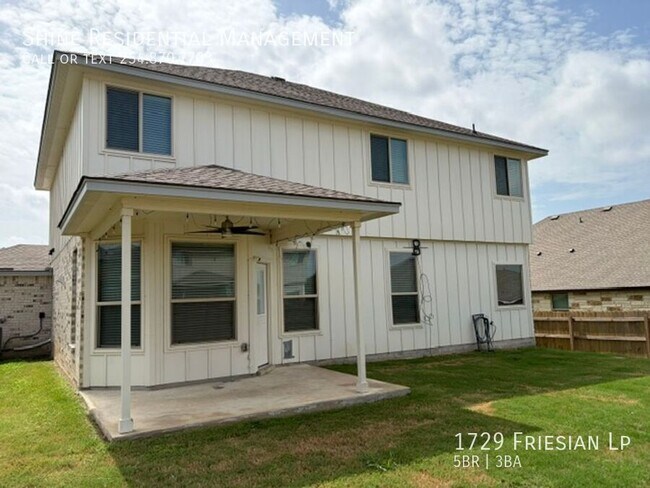 Building Photo - 1729 Friesian Lp
