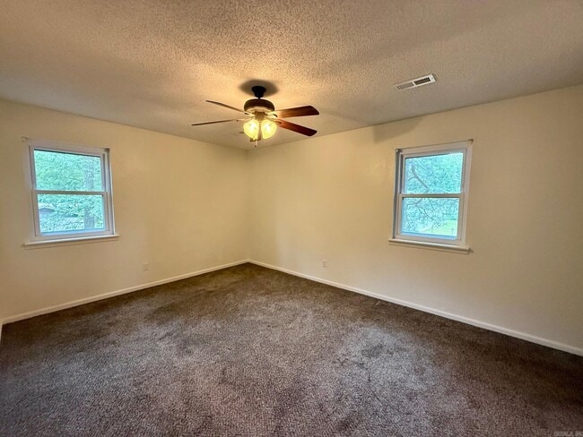 Building Photo - 1603 Woodland Dr