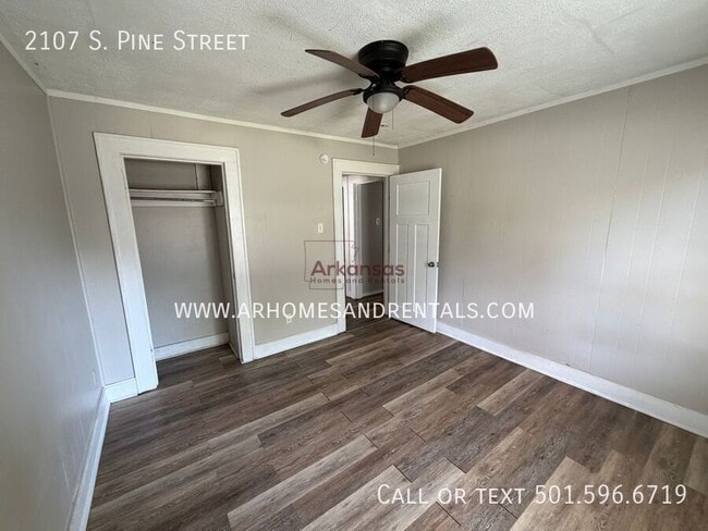 Building Photo - 2107 S Pine St