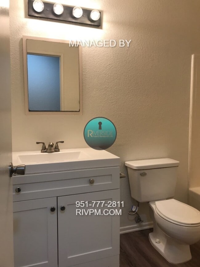 Building Photo - Coming soon!!  Centrally located Riverside...