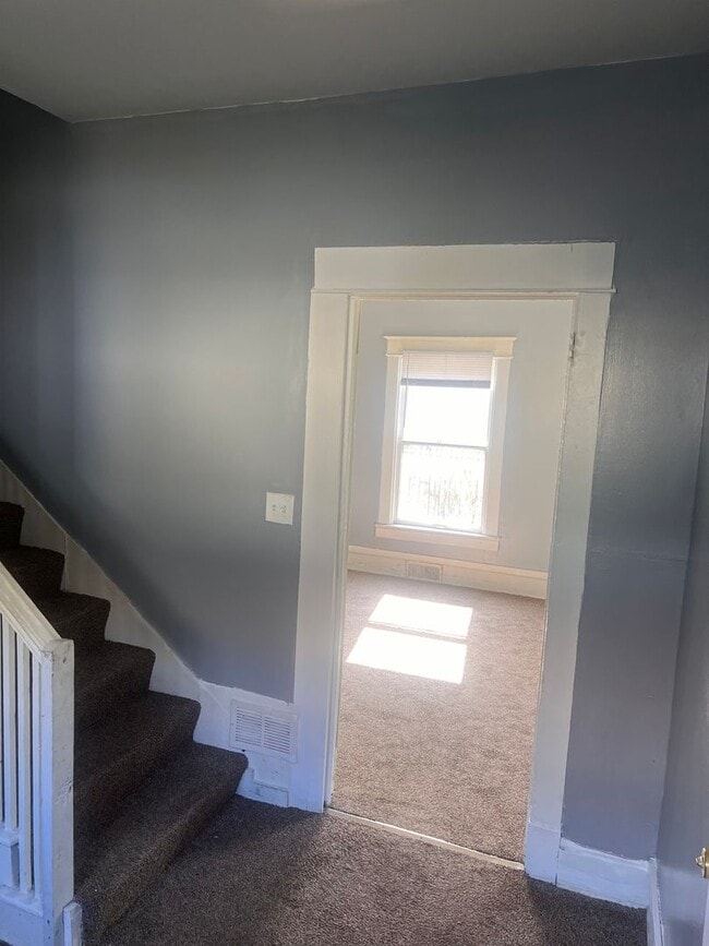 Building Photo - 4 Bed 2 Full Bath! PENDING