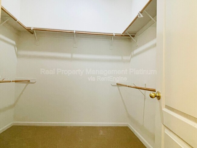 Building Photo - 2450 Magill Ave