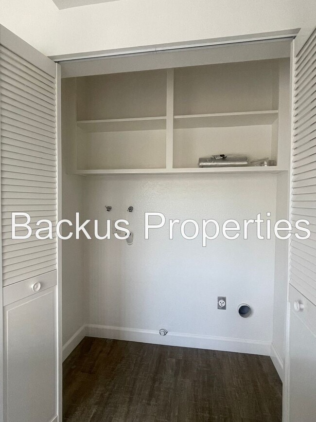 Building Photo - 19120 Creekside Pl