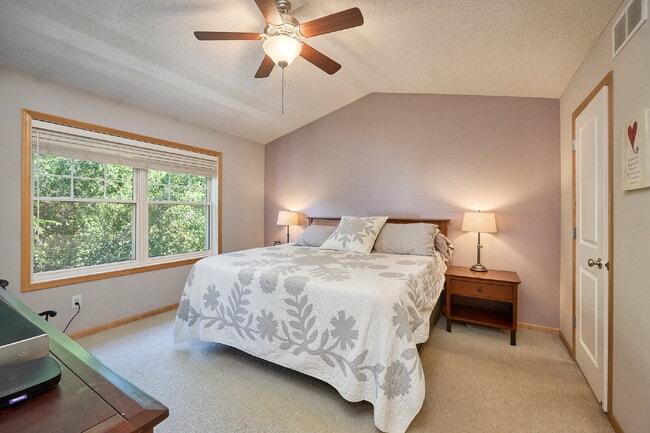 Building Photo - Spacious 4-Bedroom, 4 Bathroom Plymouth Townhouse with Cozy Fireplace - 2510 Sq Ft of Comfort!