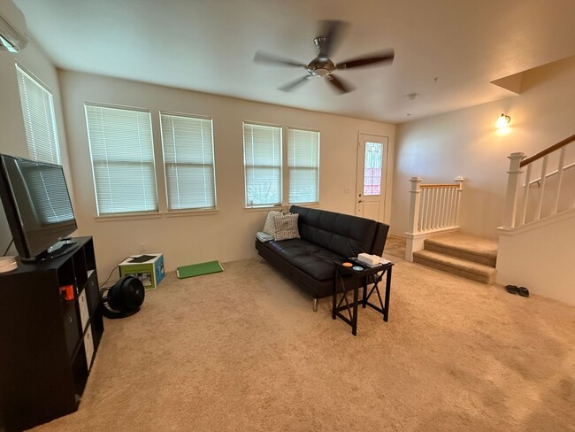 Building Photo - Olino at Mehana 3 bed 2.5 bath townhome av...