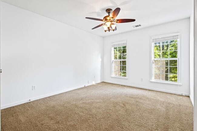 Building Photo - 3062 Eastbrook Terrace