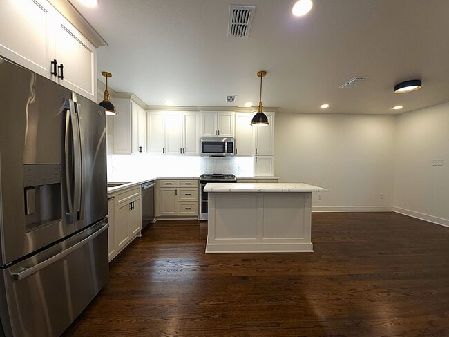 Building Photo - Lease this fully remodeled sanctuary – where modern luxury meets timeless East Texas charm!