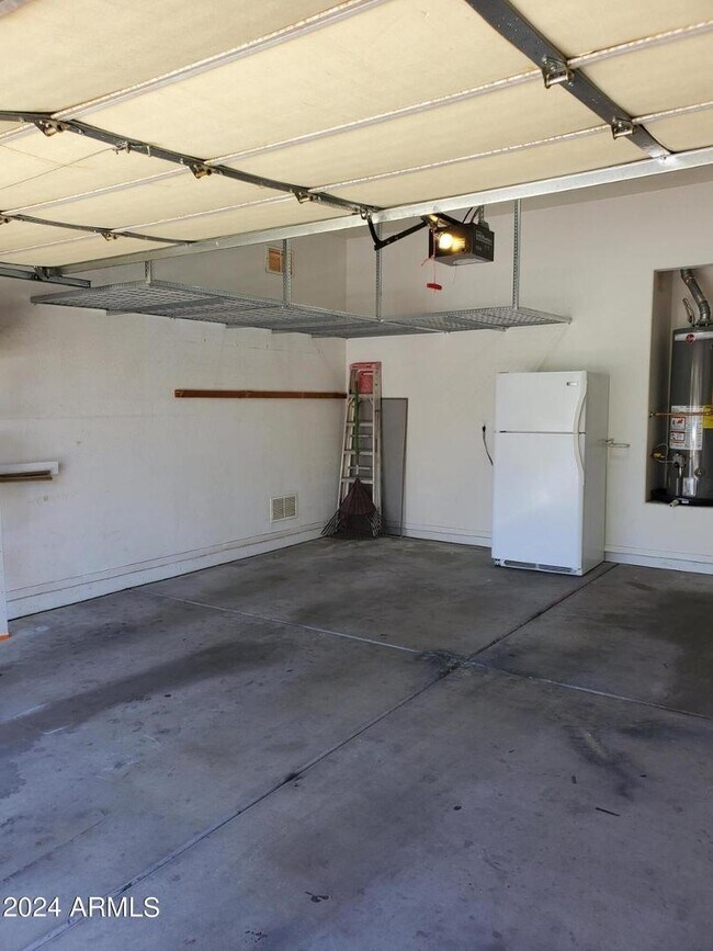 Building Photo - 1864 W Olive Way