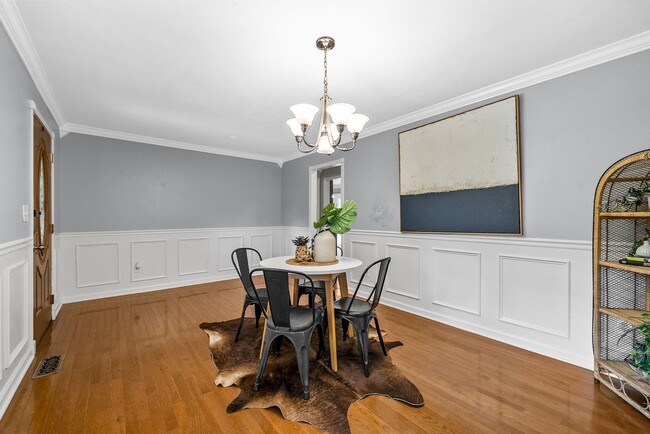 Building Photo - 114 Hickory Hill Dr