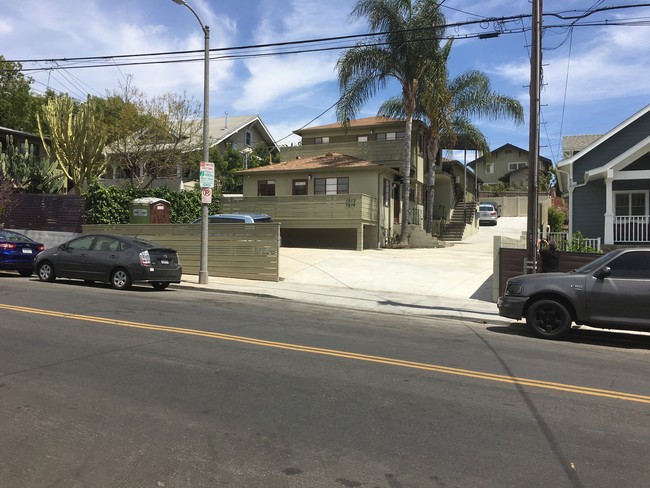 Building Photo - 1014 1/4 Hyperion Ave