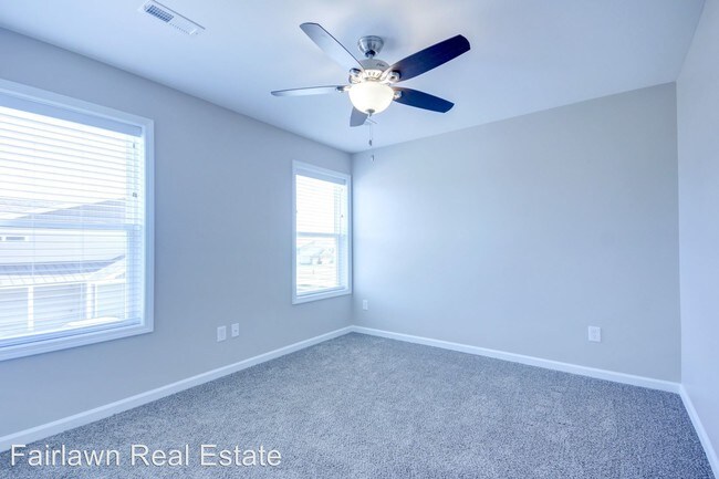 Building Photo - 1204-1220 Churchill Rd