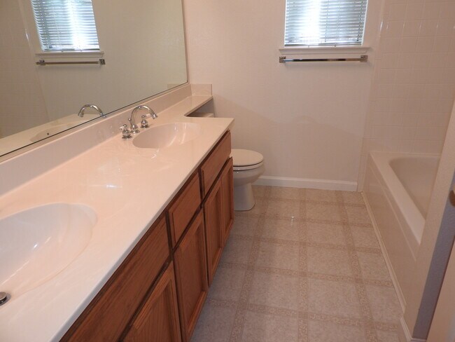 Building Photo - 154 Elkins Cir
