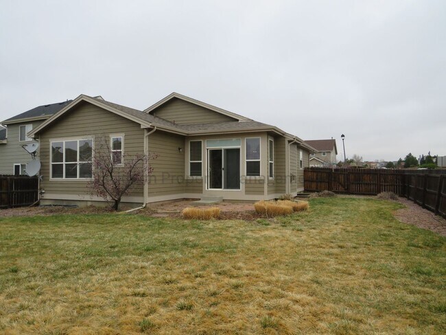 Building Photo - 7641 Autumn Knoll Dr