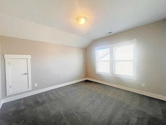 Building Photo - 213 Bank Swallow Wy