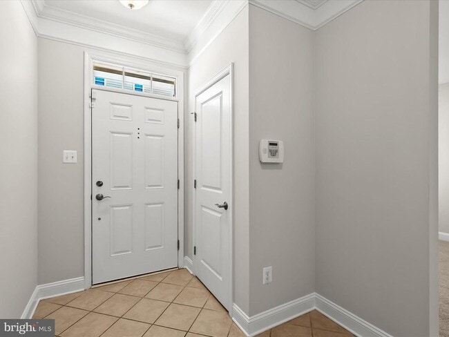 Building Photo - 5803 Lois Ln